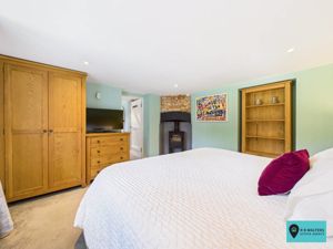Bedroom- click for photo gallery